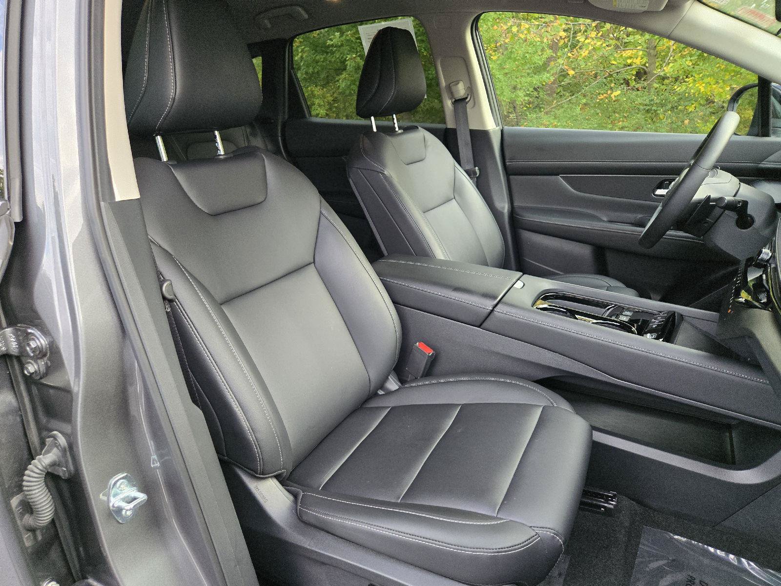 Used 2025 Nissan Murano SV AWD/4WD image 24