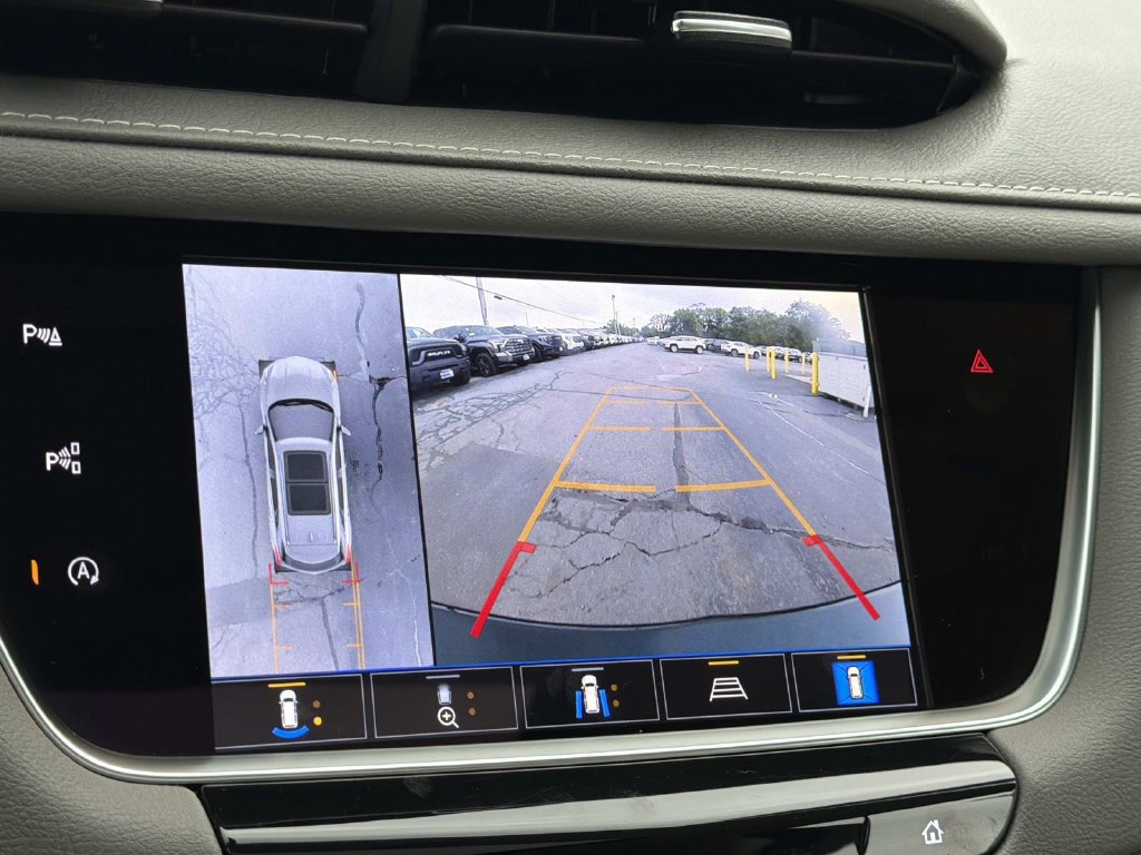 Used 2024 Cadillac XT5 Premium Luxury w/ Technology Package FWD image 30
