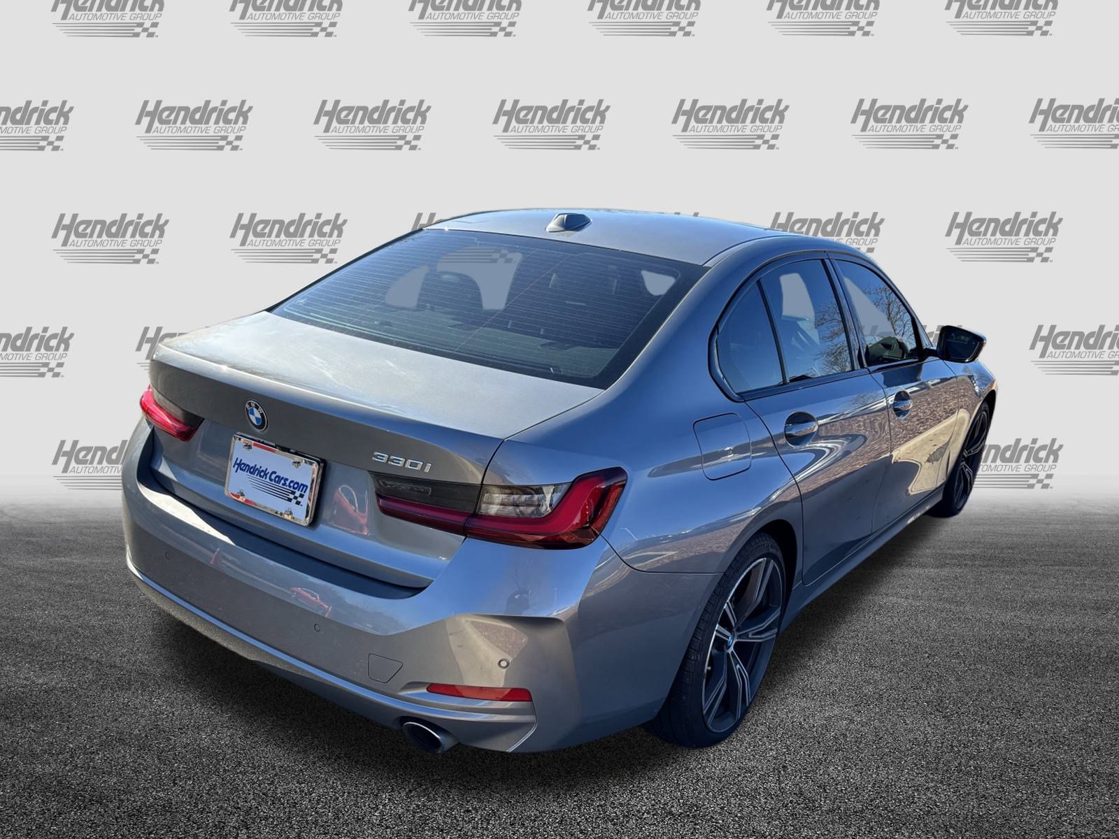 Used 2023 BMW 330i Sedan w/ Premium Package image 10