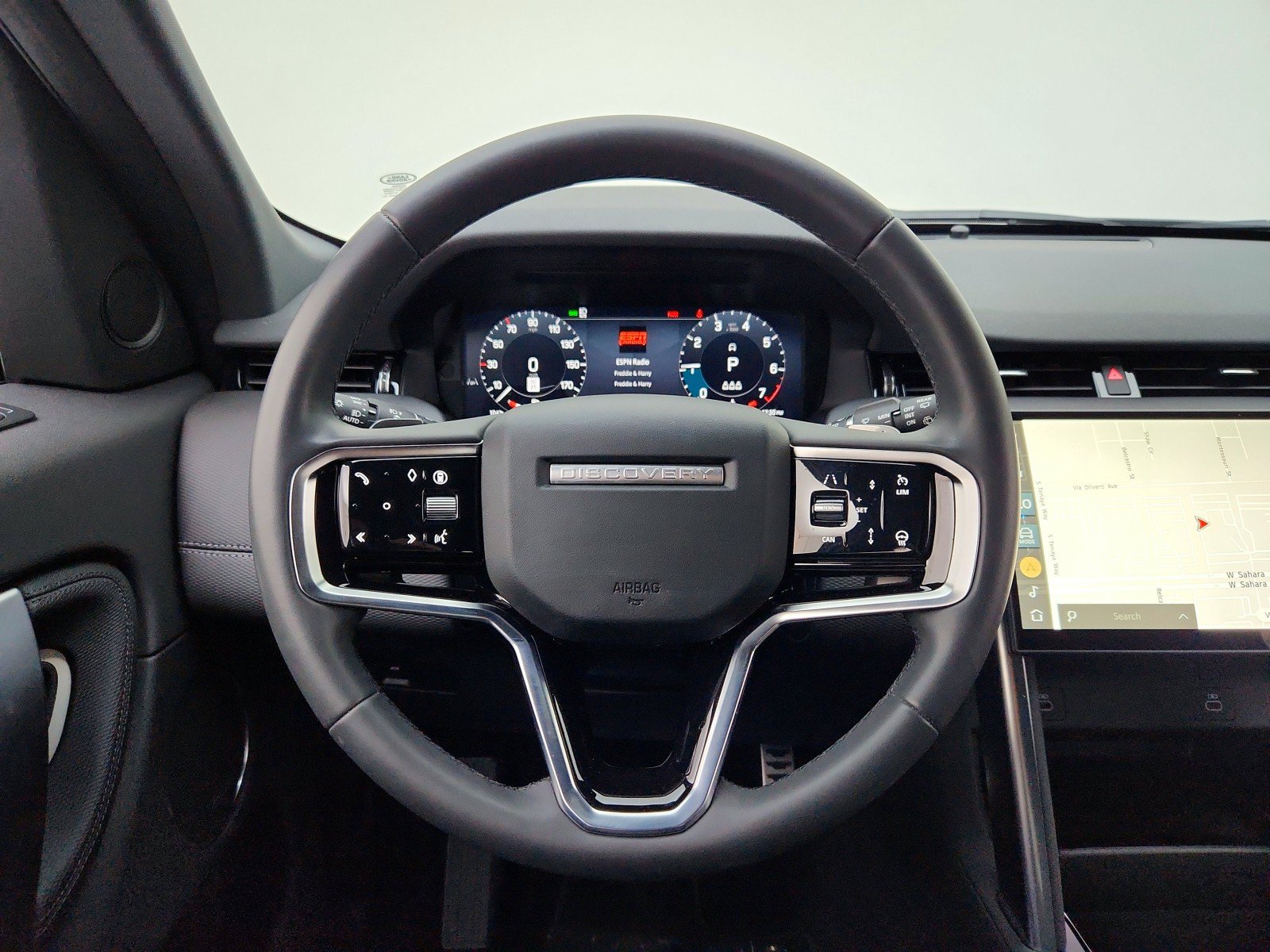 Used 2024 Land Rover Discovery Sport Dynamic SE AWD/4WD image 23