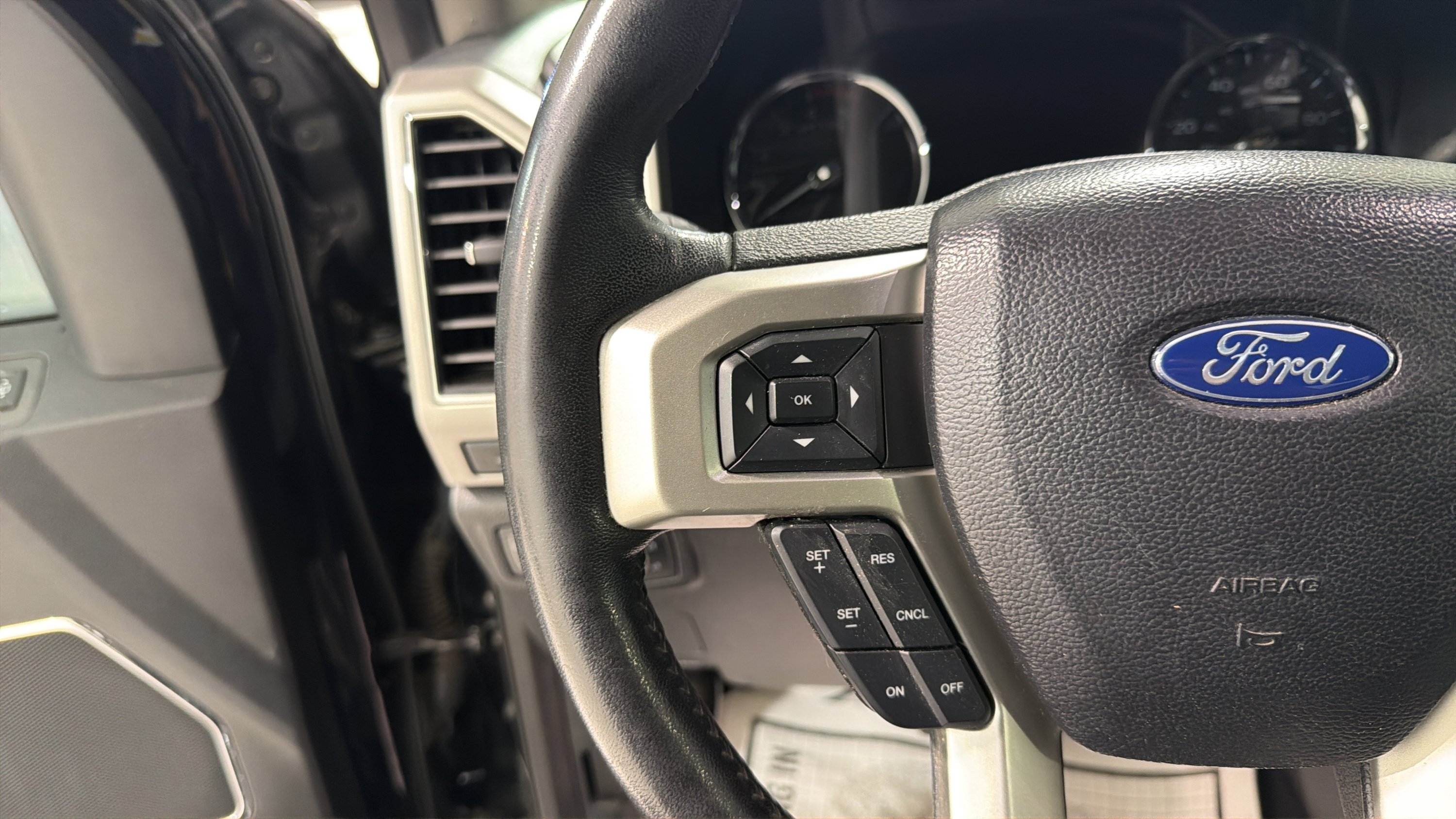 Used 2021 Ford F250 Lariat w/ FX4 Off-Road Package AWD/4WD image 14