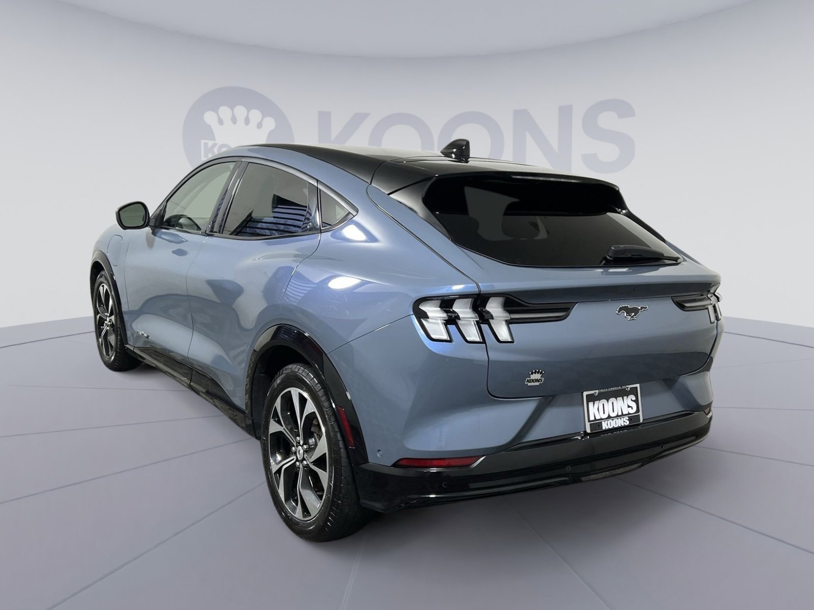 Used 2023 Ford Mustang Mach-E Premium image 4