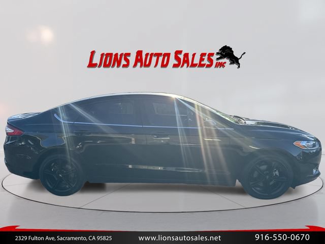 Used 2016 Ford Fusion SE FWD image 4