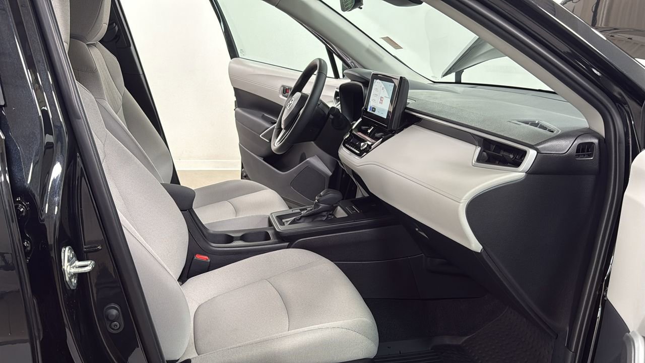 Certified 2026 Toyota Corolla Cross LE image 18
