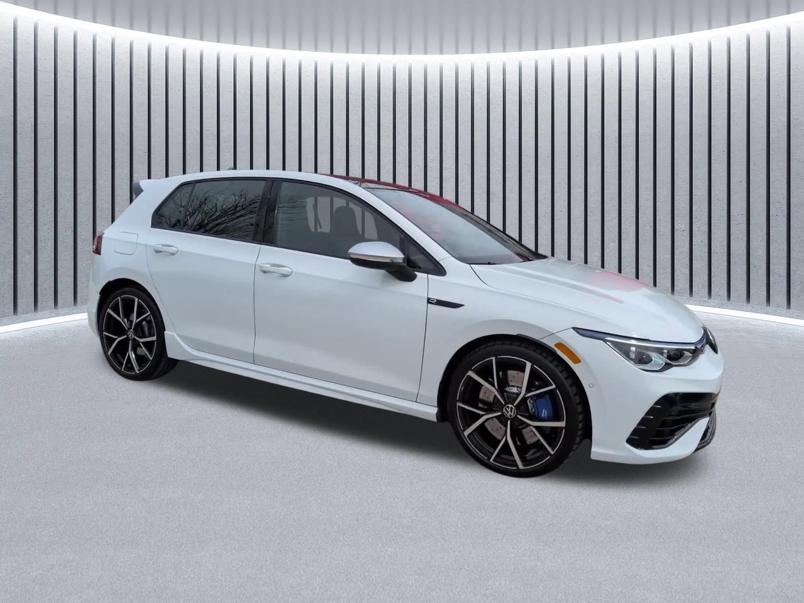 Used 2024 Volkswagen Golf R image 2
