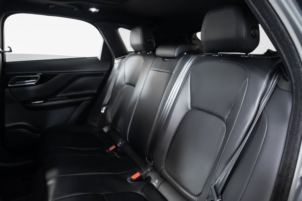 Used 2018 Jaguar F-PACE Premium AWD/4WD image 23