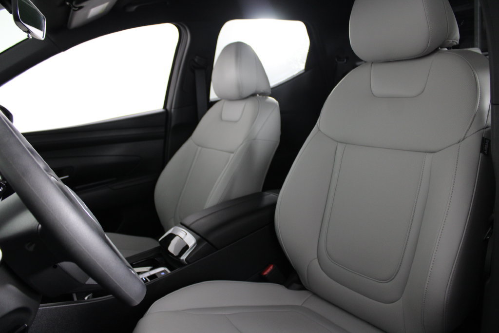Certified 2026 Hyundai Santa Cruz SEL FWD image 18