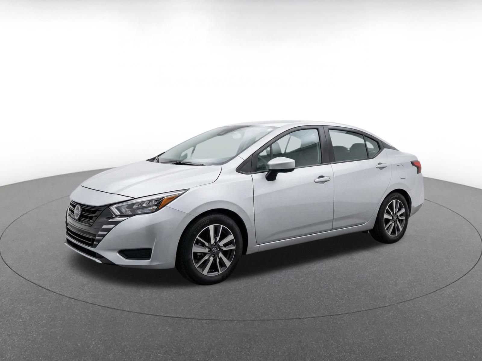 Used 2025 Nissan Versa SV FWD image 3