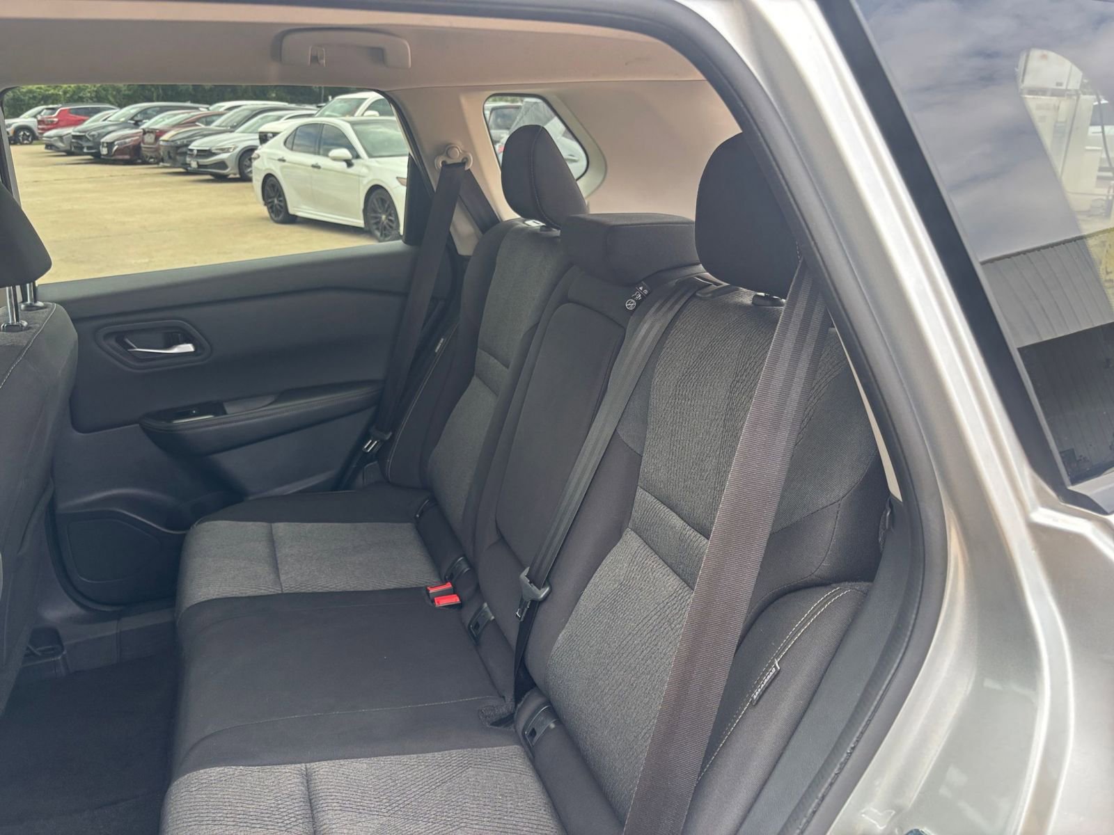 Used 2025 Nissan Rogue SV FWD image 39