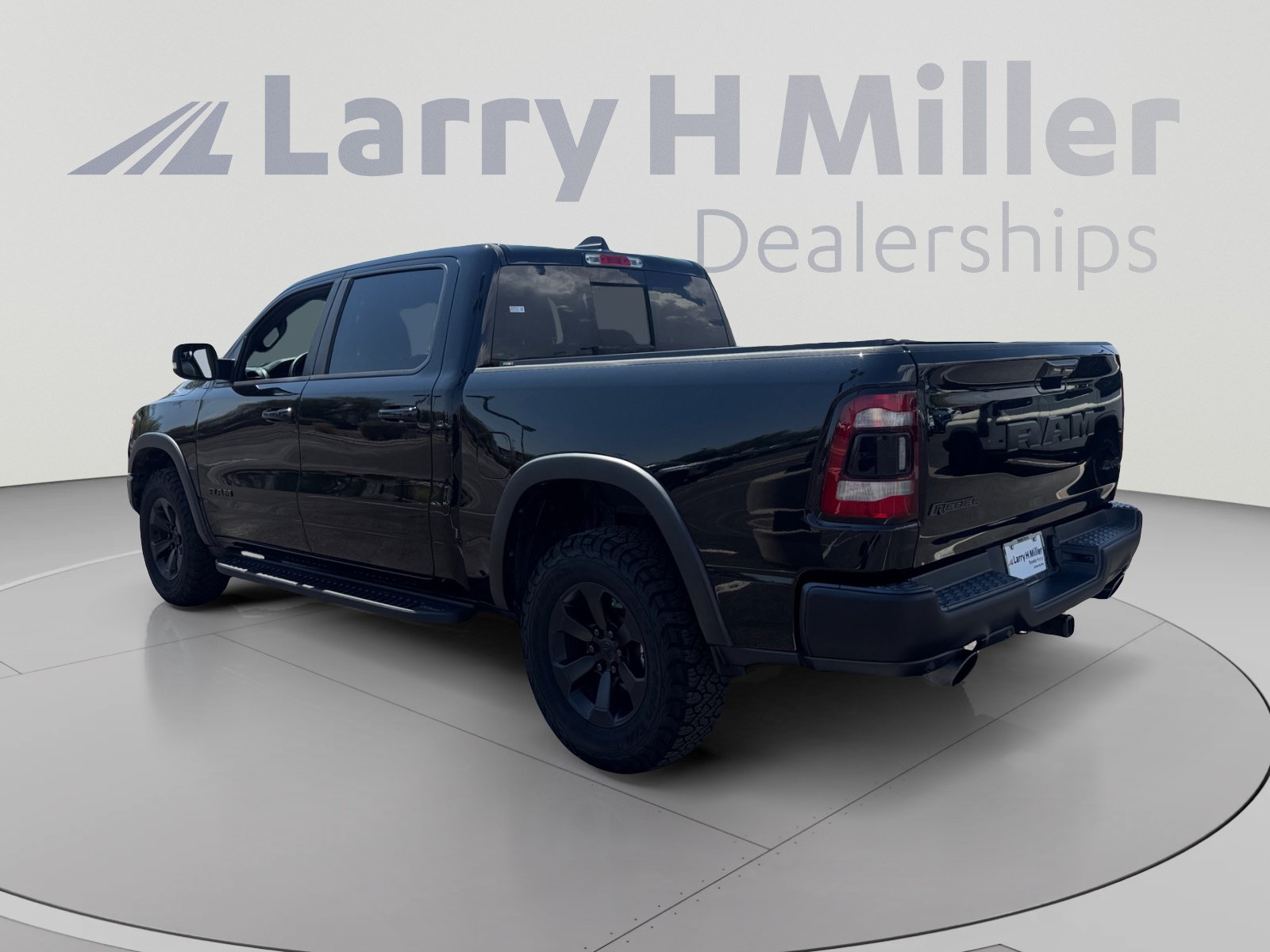 Used 2022 RAM 1500 Rebel w/ Rebel Level 2 Equipment Group AWD/4WD image 3