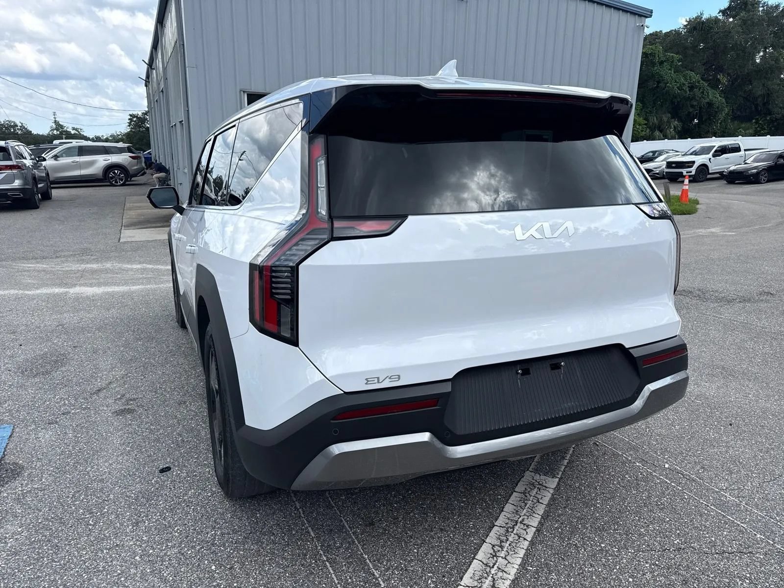 Used 2026 Kia EV9 Light RWD image 13