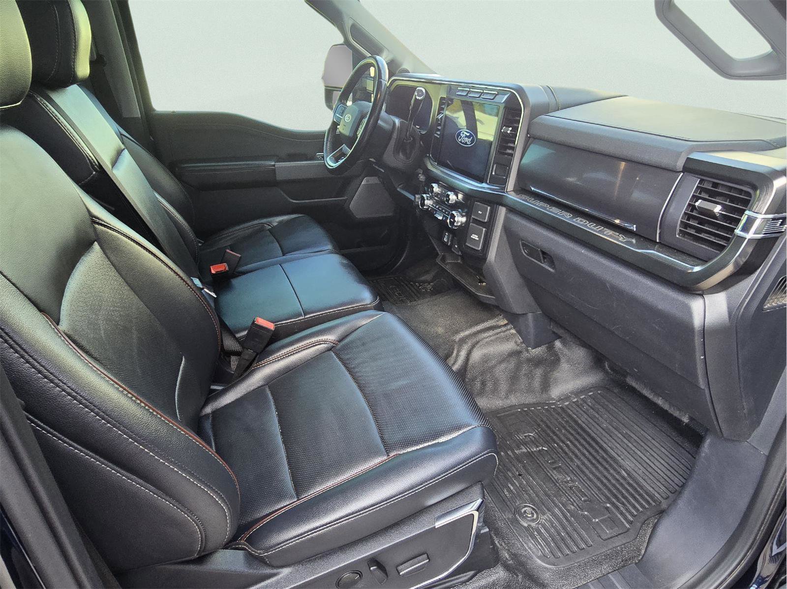 Used 2024 Ford F350 Lariat w/ Sport Appearance Package image 28