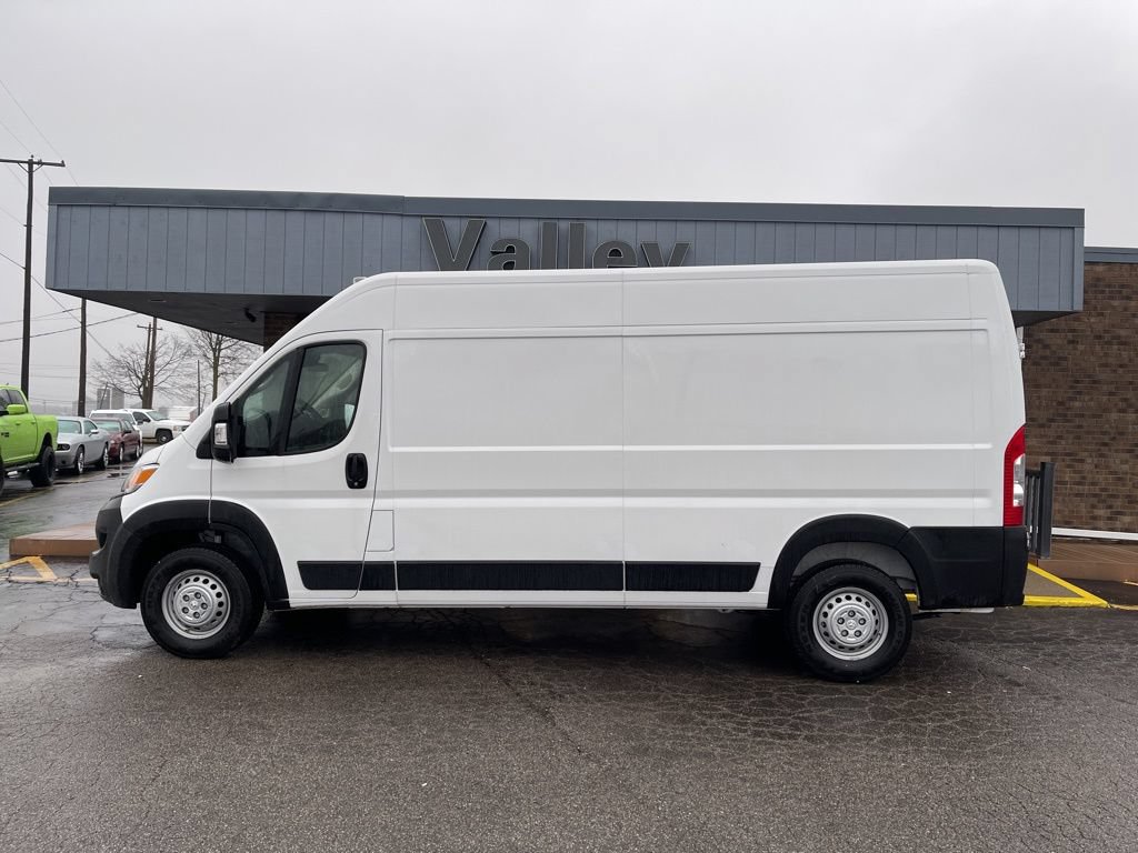New 2025 RAM ProMaster 3500 w/ Premium Convenience Group FWD image 3