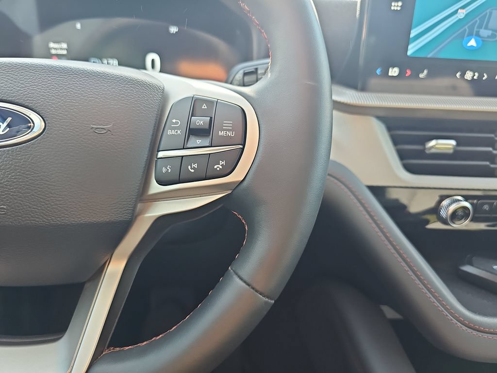 Used 2025 Ford Explorer Active RWD image 18