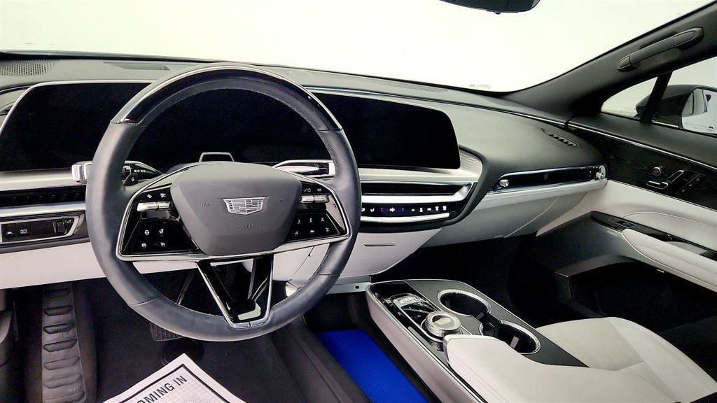Used 2024 Cadillac Lyriq Sport RWD image 14
