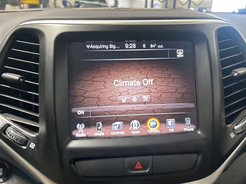 Used 2017 Jeep Cherokee Limited w/ Luxury Group image 16