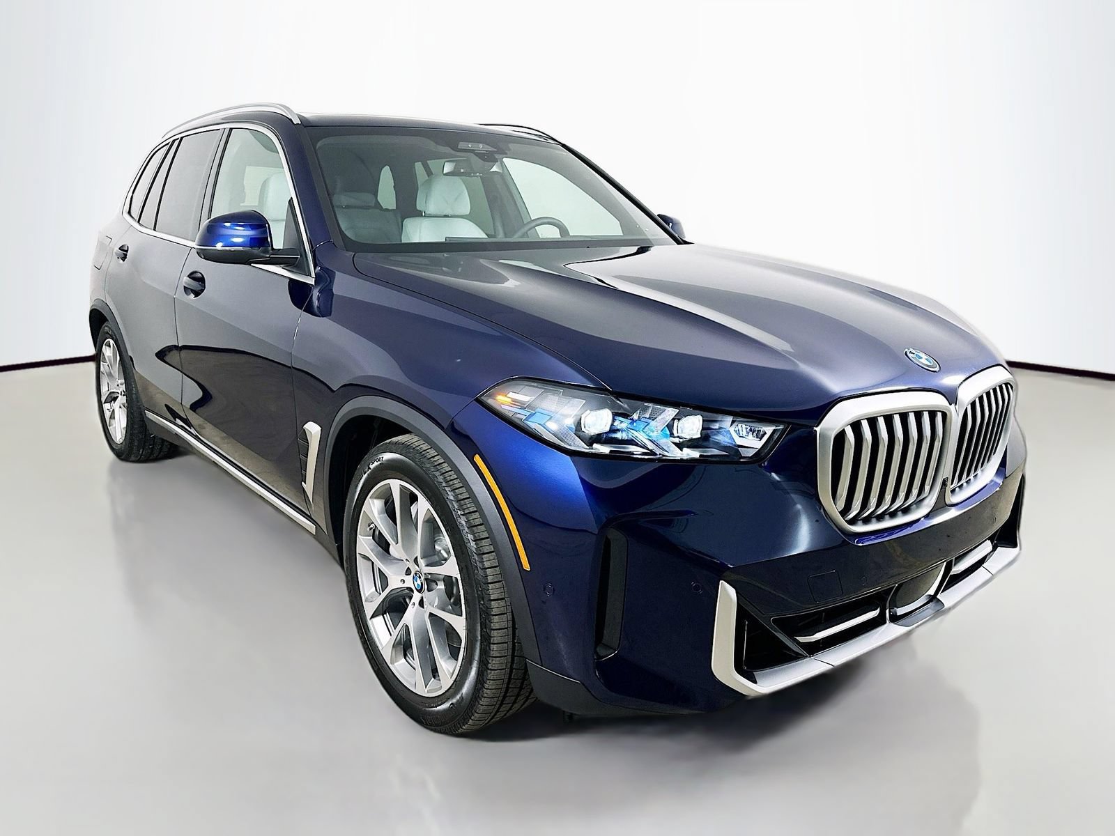 New 2026 BMW X5 xDrive50e AWD/4WD image 3