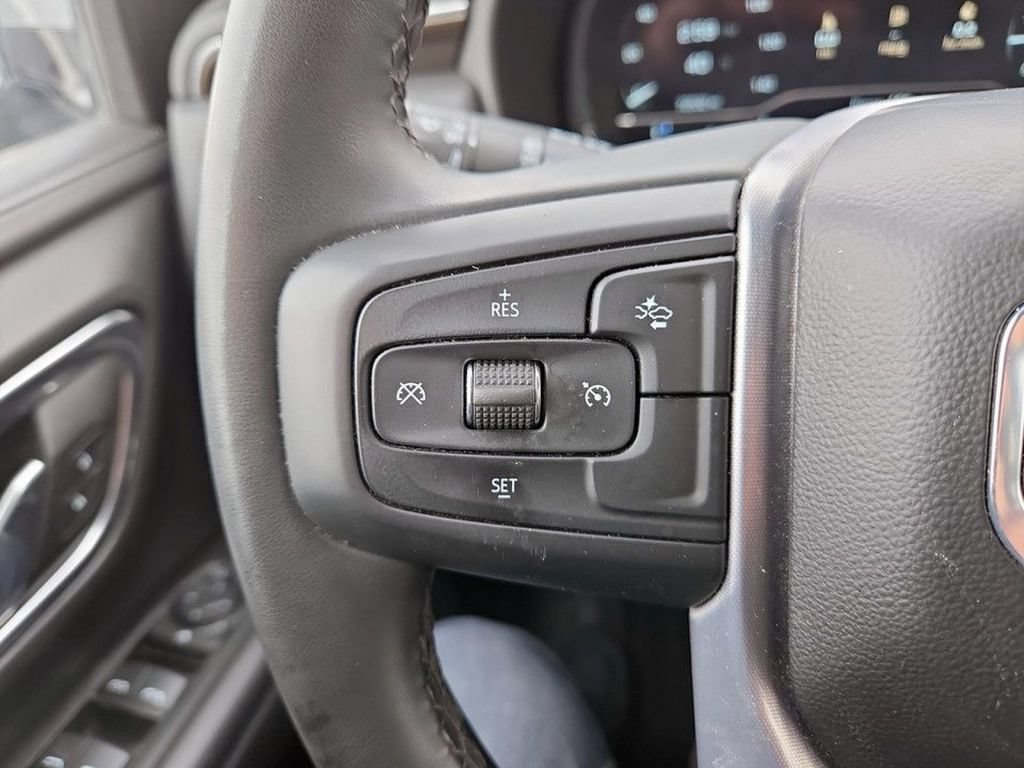 Used 2024 GMC Yukon SLE AWD/4WD image 16