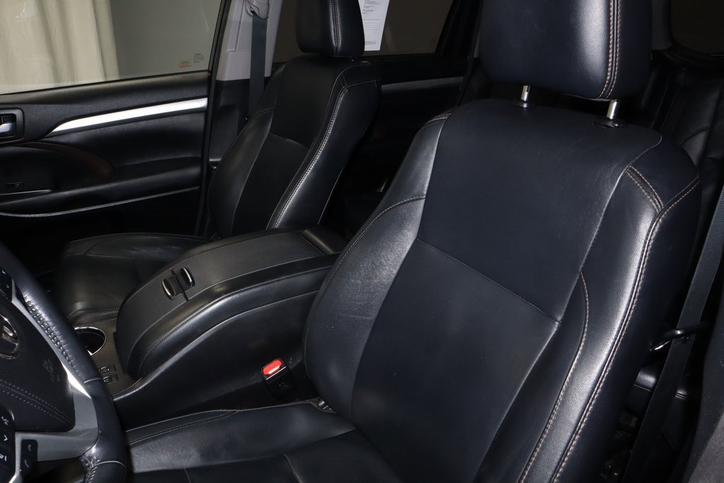 Used 2018 Toyota Highlander XLE image 28