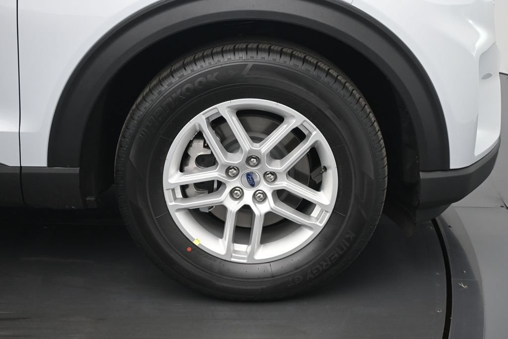 New 2026 Ford Explorer Active RWD image 24