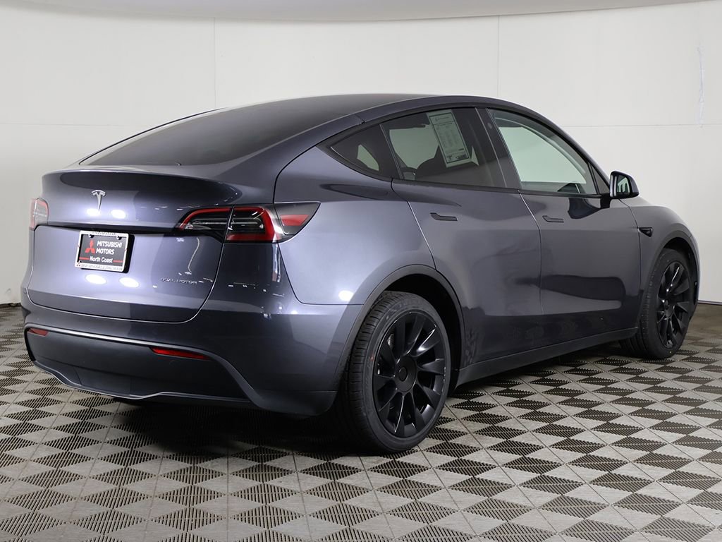 Used 2023 Tesla Model Y Long Range AWD/4WD image 11