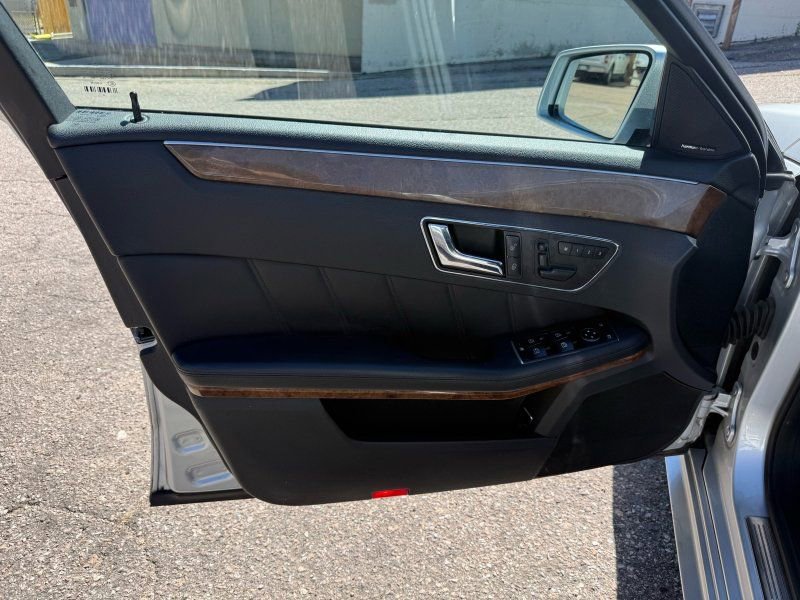 Used 2011 Mercedes-Benz E 350 4MATIC image 10