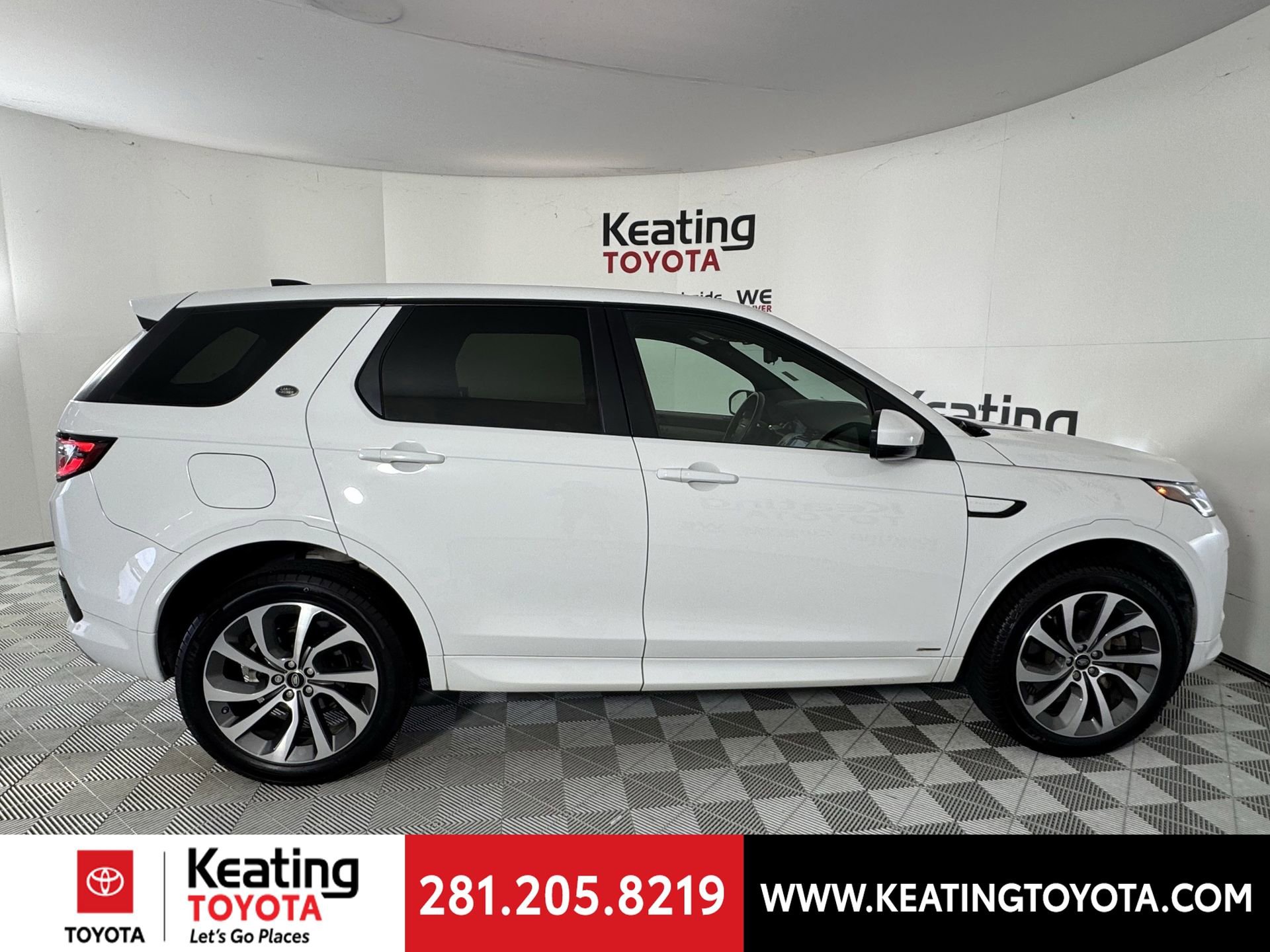 Used 2020 Land Rover Discovery Sport SE R-Dynamic image 4