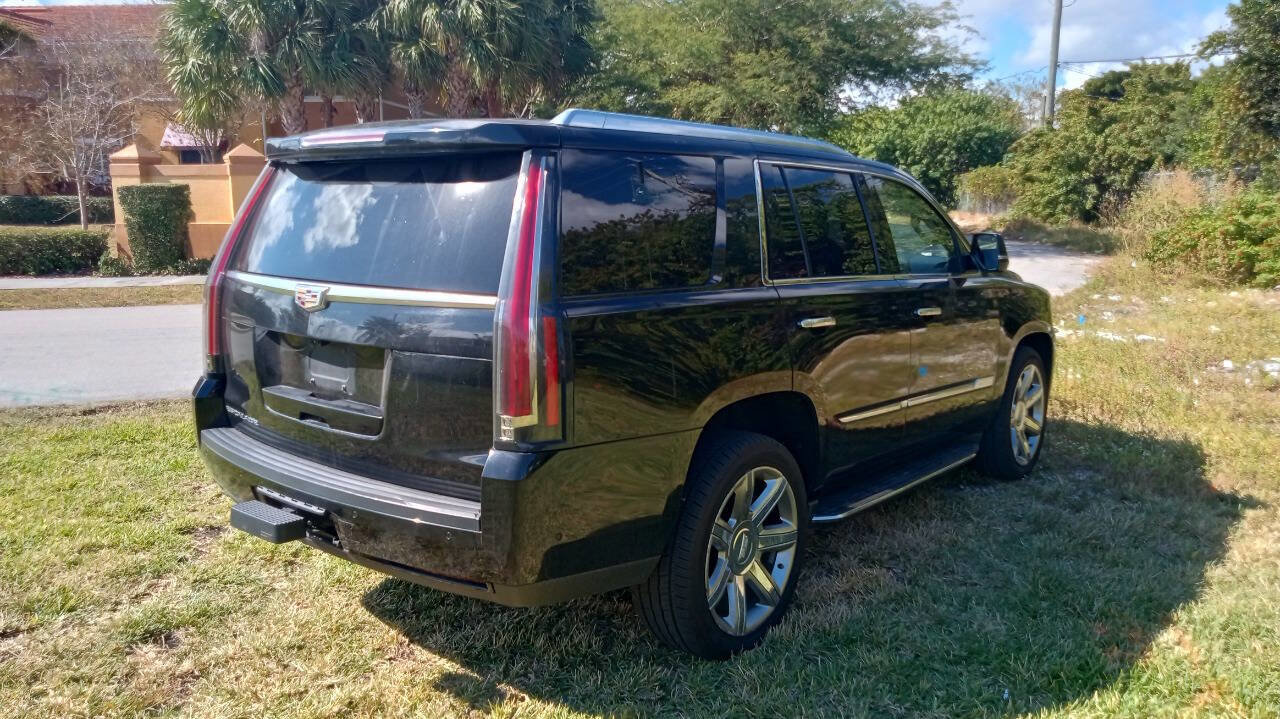 Used 2019 Cadillac Escalade Luxury image 7