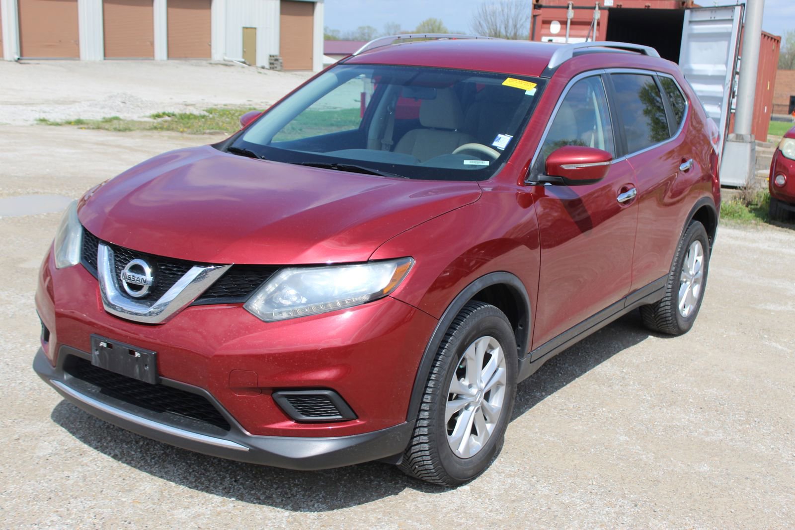 Used 2015 Nissan Rogue SV image 2