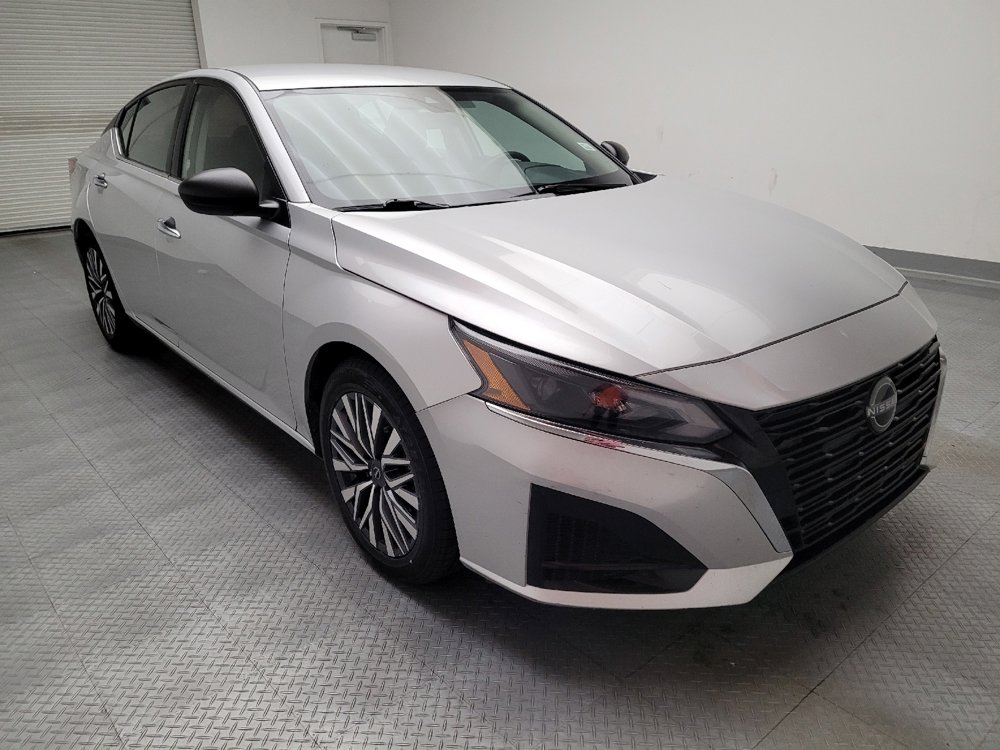 Used 2024 Nissan Altima 2.5 SV image 14