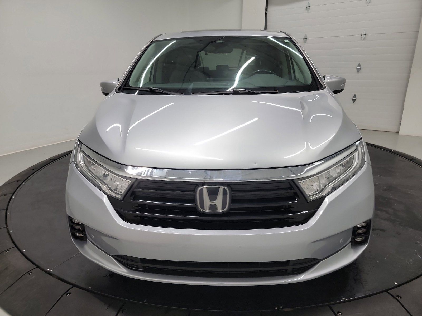 Used 2023 Honda Odyssey Touring image 2