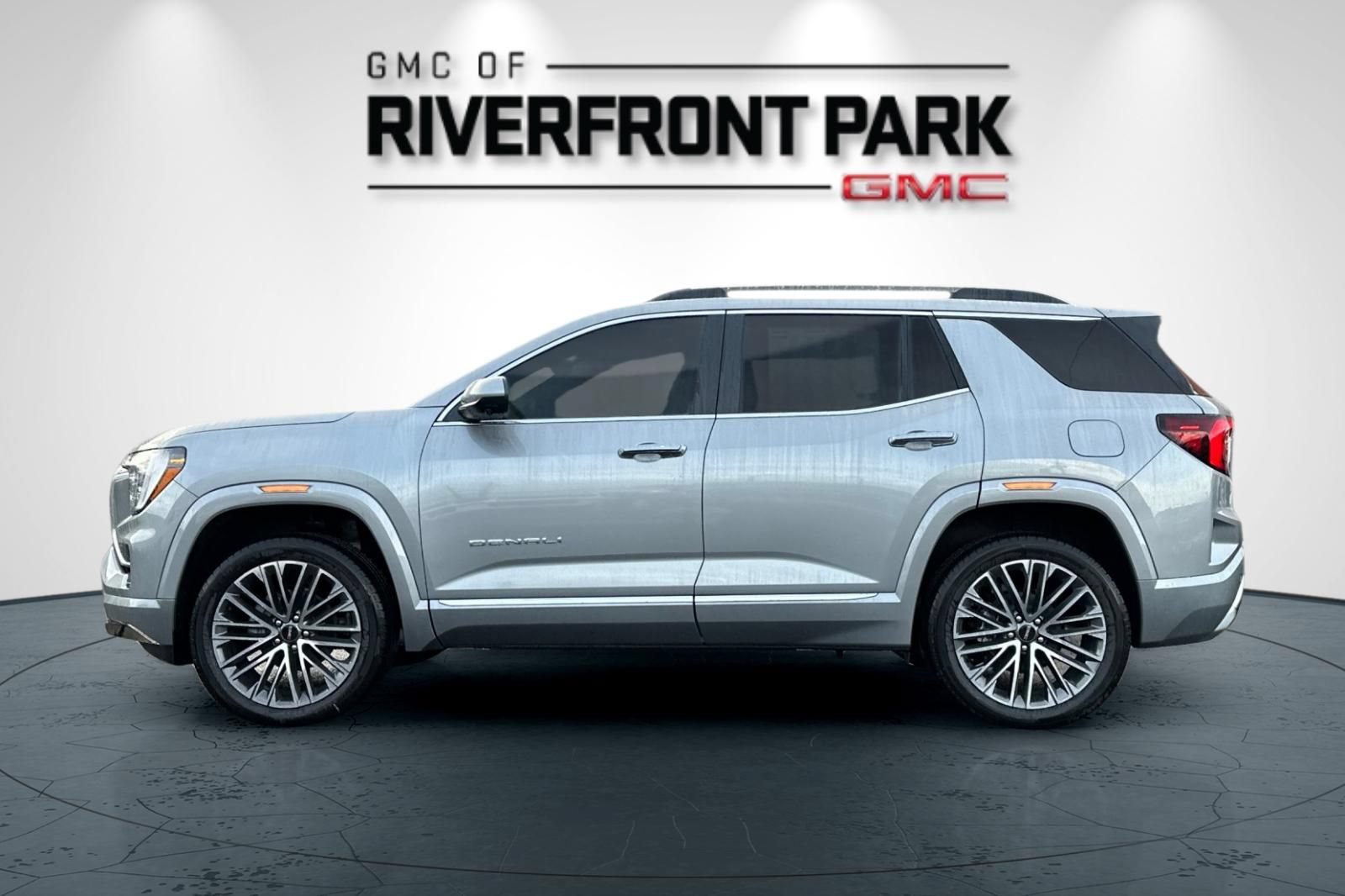 New 2026 GMC Terrain Denali w/ LPO, Floor Liner Package AWD/4WD image 6
