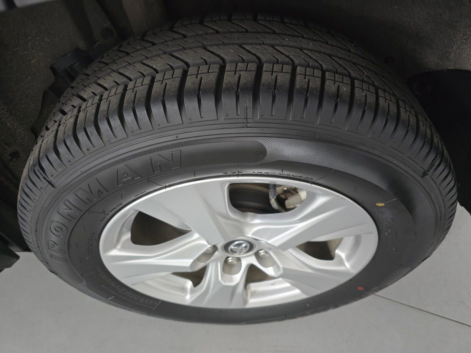 Used 2020 Toyota RAV4 XLE w/ Carpet Mat Package image 10