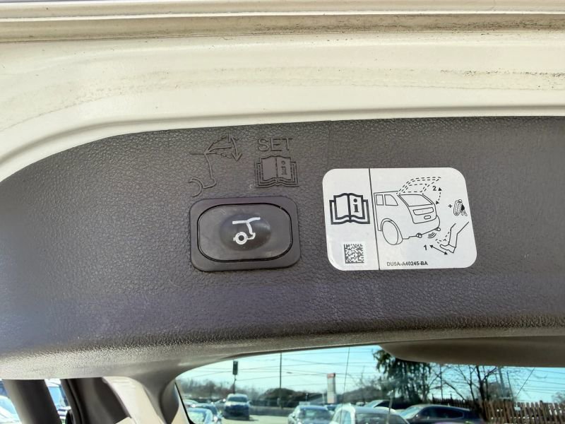 Used 2019 Ford Escape Titanium w/ U9j03 - Titanium Tow Package image 33