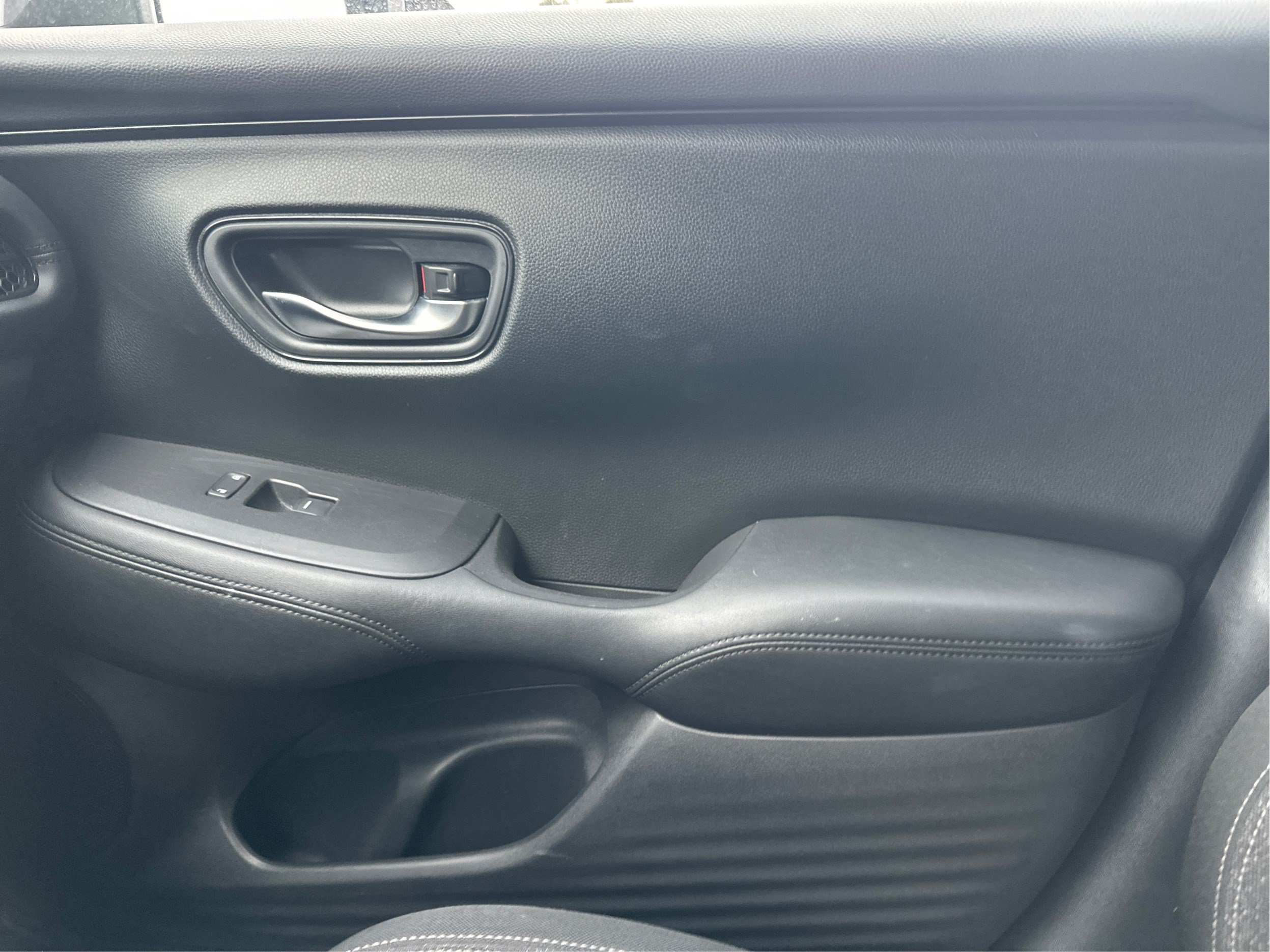 Used 2023 Honda HR-V LX image 20