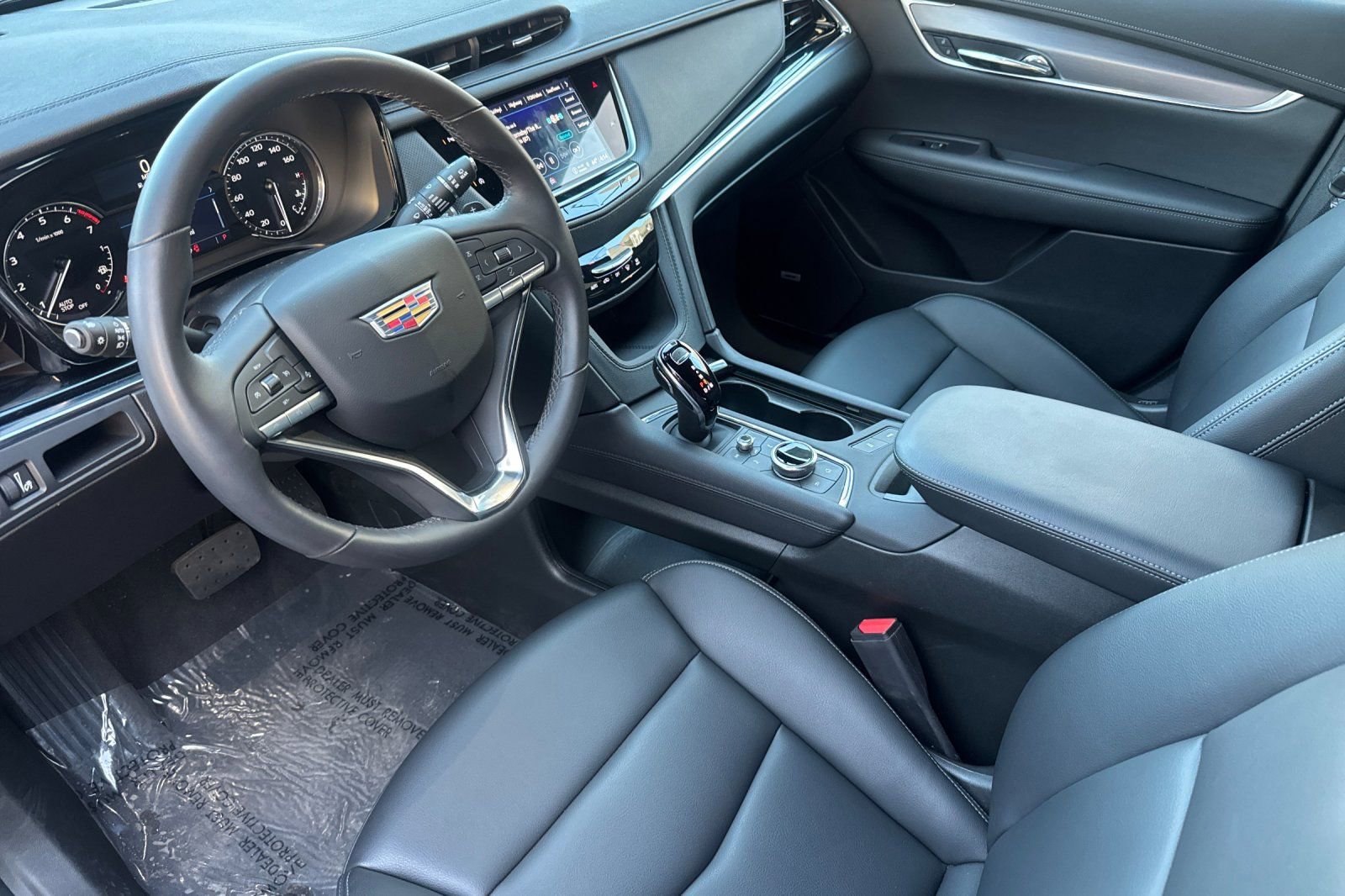 Used 2025 Cadillac XT6 Luxury image 9