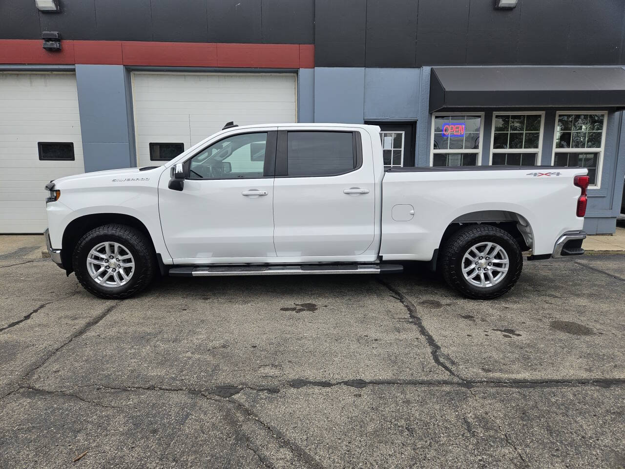 Used 2019 Chevrolet Silverado 1500 LT w/ All-Star Edition AWD/4WD image 1