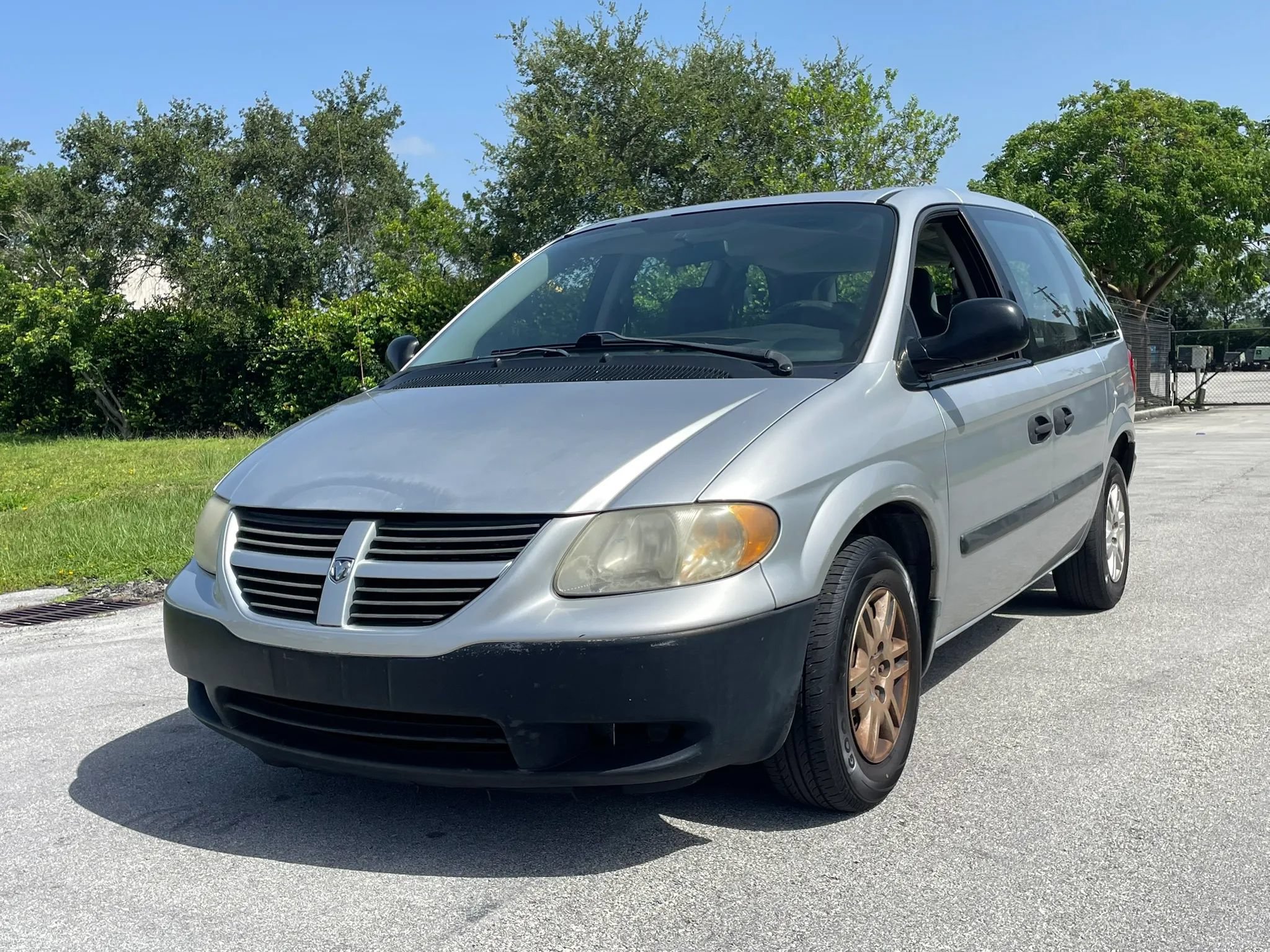 Used 2005 Dodge Caravan SE w/ Popular Equipment Group FWD image 4