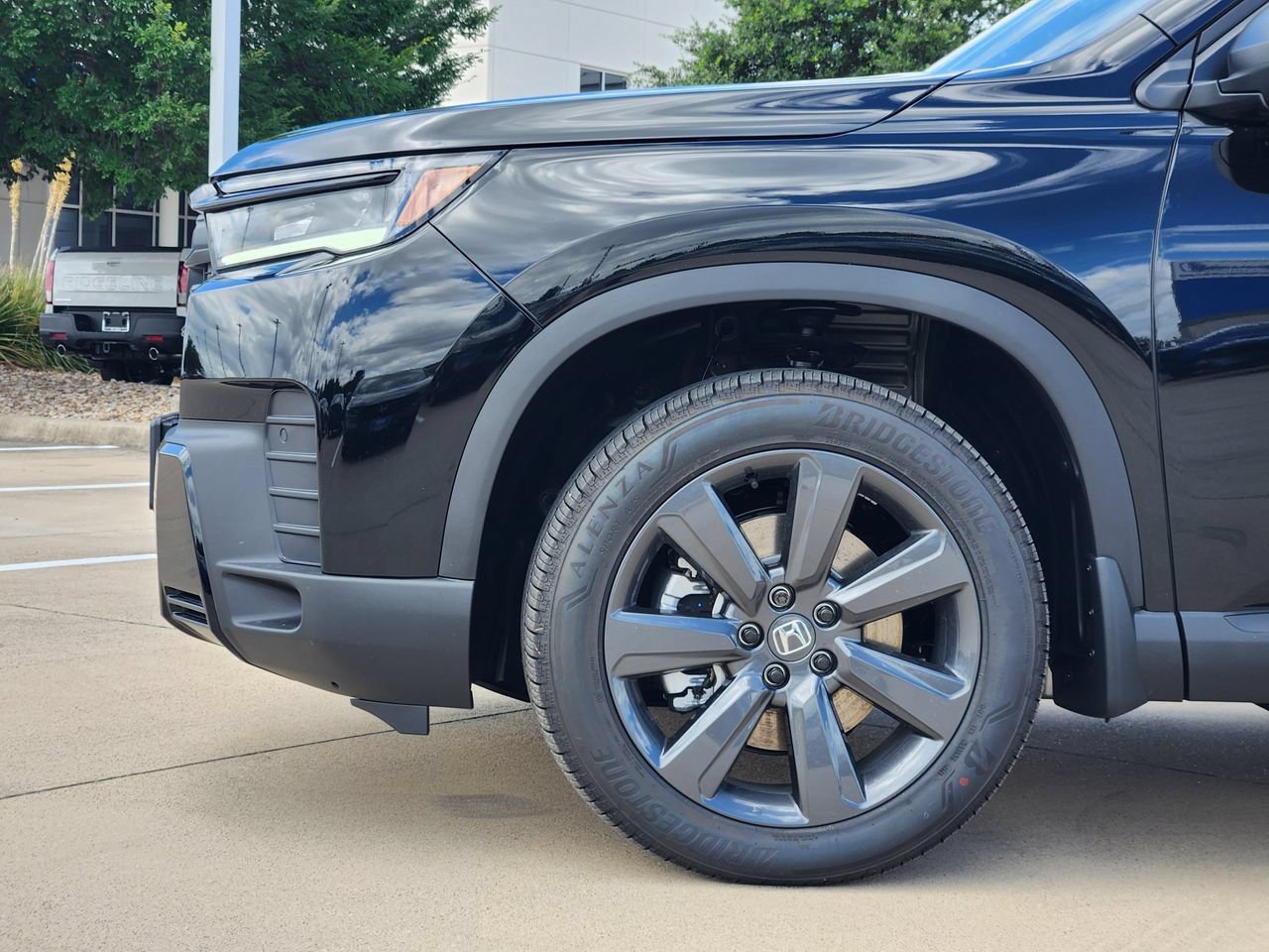 New 2026 Honda Pilot Sport image 5
