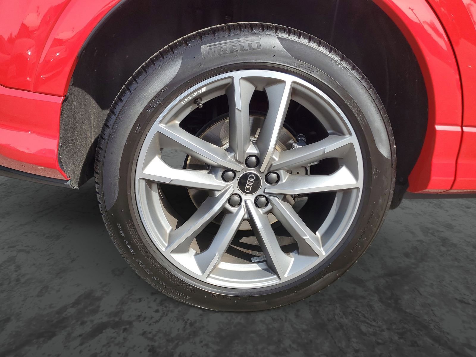 Used 2025 Audi Q3 2.0T Premium w/ Convenience Package image 5