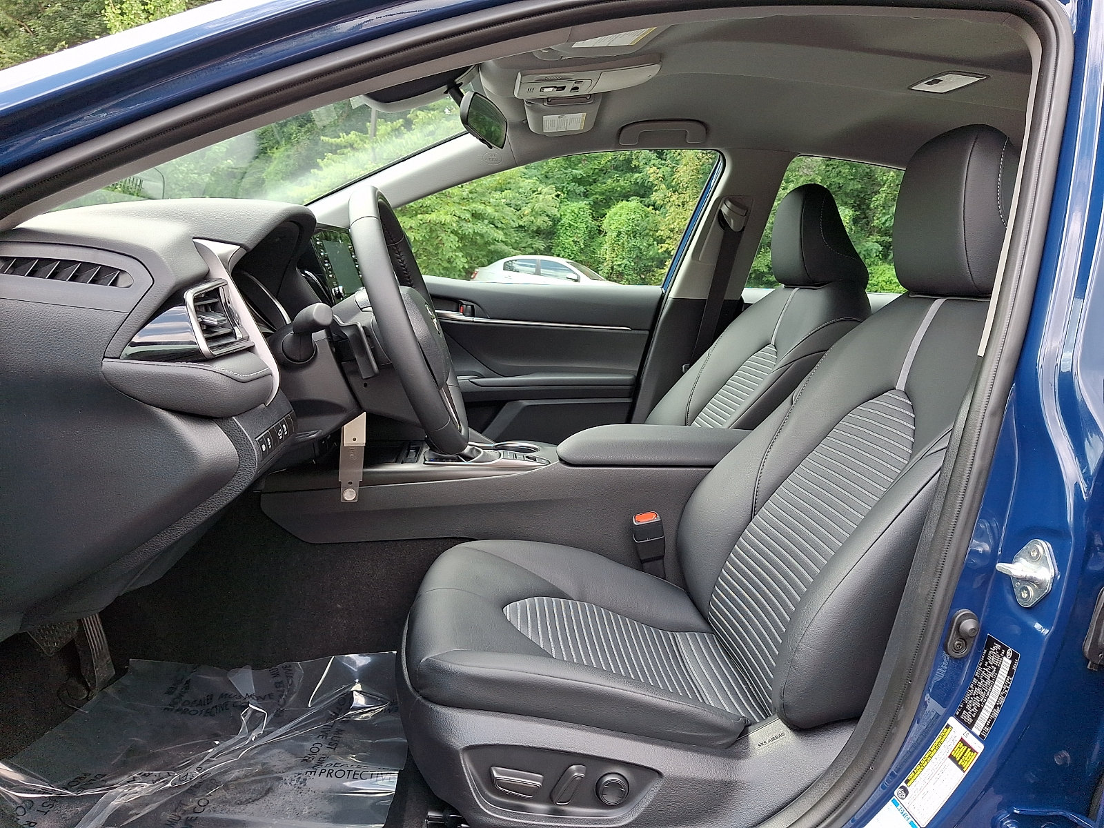 Used 2024 Toyota Camry SE AWD/4WD image 16