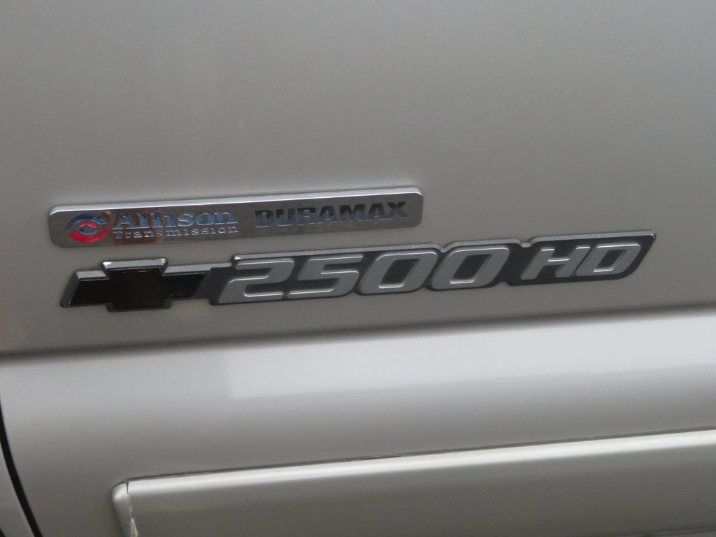 Used 2006 Chevrolet Silverado 2500 2WD Crew Cab image 14