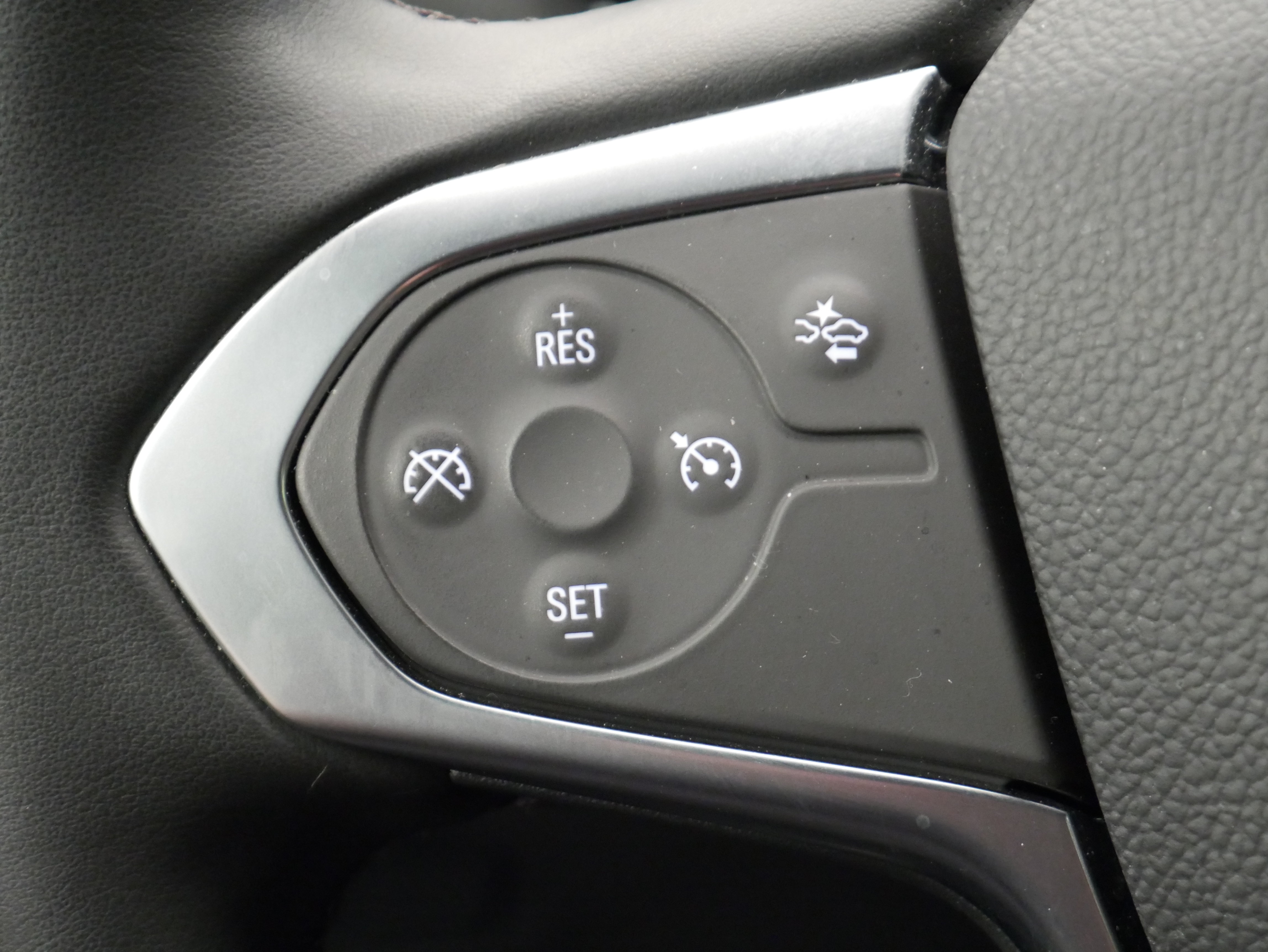 Certified 2023 Chevrolet Traverse LT AWD/4WD image 25