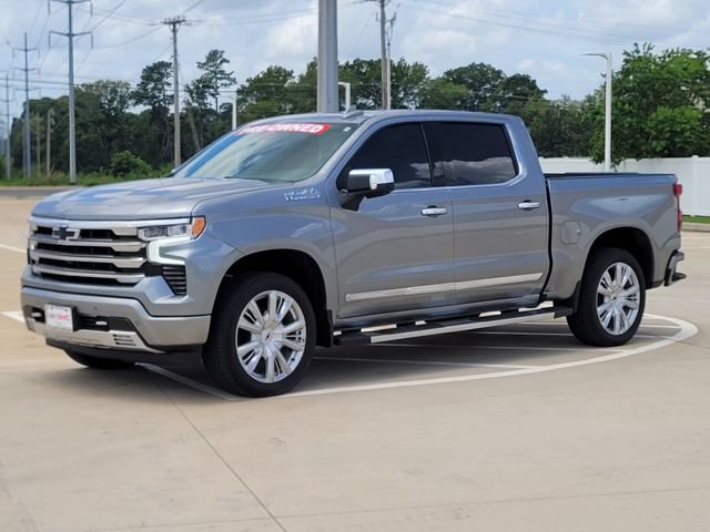 Used 2025 Chevrolet Silverado 1500 High Country AWD/4WD image 3