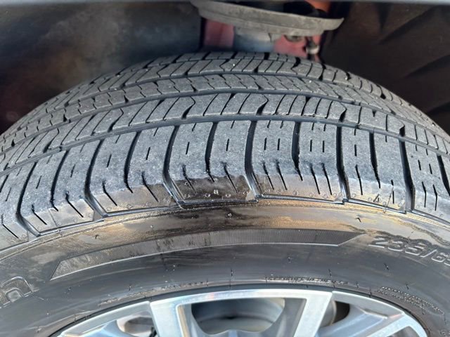 Used 2023 GMC Acadia SLE w/ Driver Convenience Package image 35