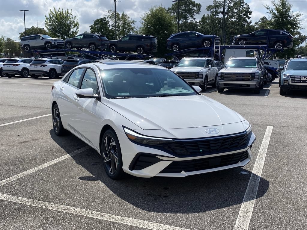 New 2026 Hyundai Elantra Limited FWD image 2