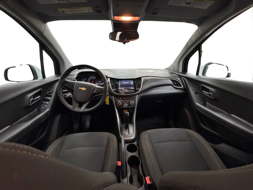 Used 2018 Chevrolet Trax LS AWD/4WD image 18