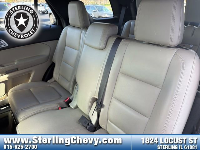 Used 2014 Ford Explorer XLT w/ Equipment Group 202A AWD/4WD image 14