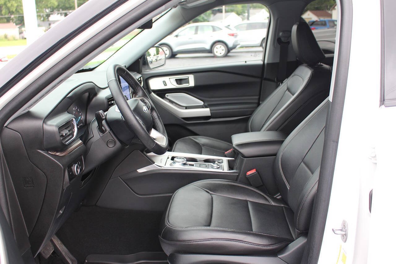 Used 2024 Ford Explorer Limited w/ Limited Technology Package AWD/4WD image 9