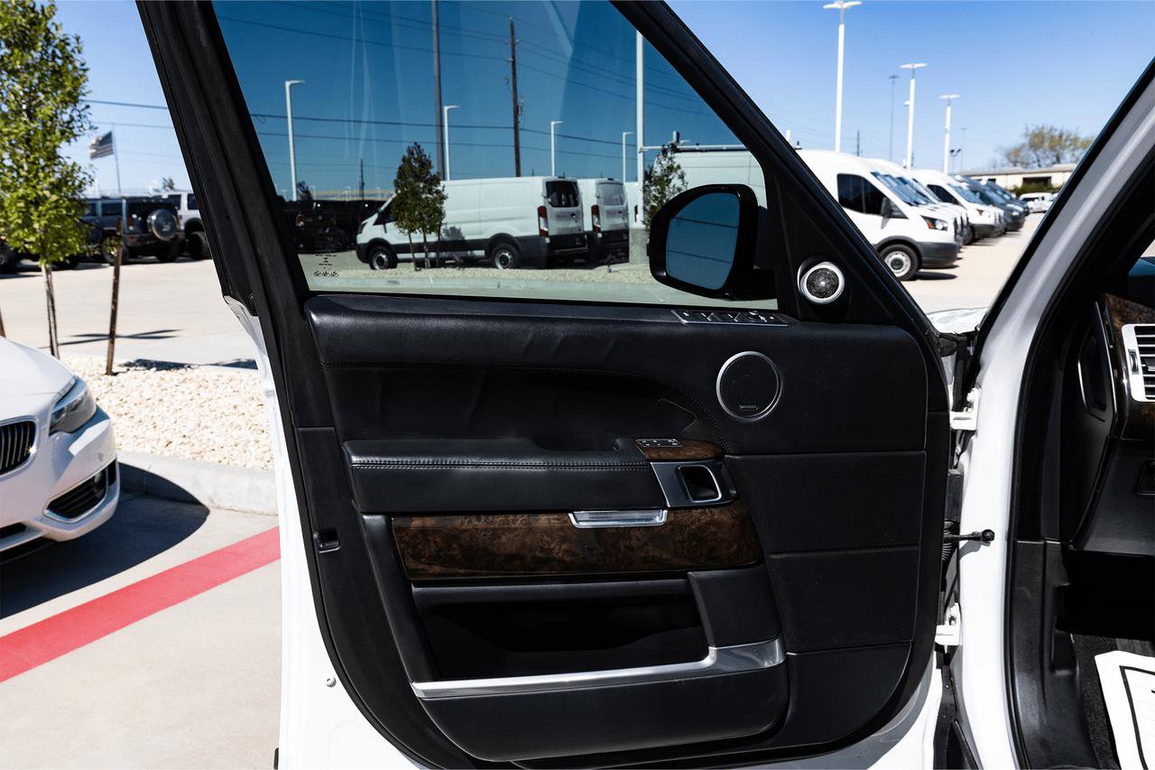 Used 2017 Land Rover Range Rover Autobiography image 14